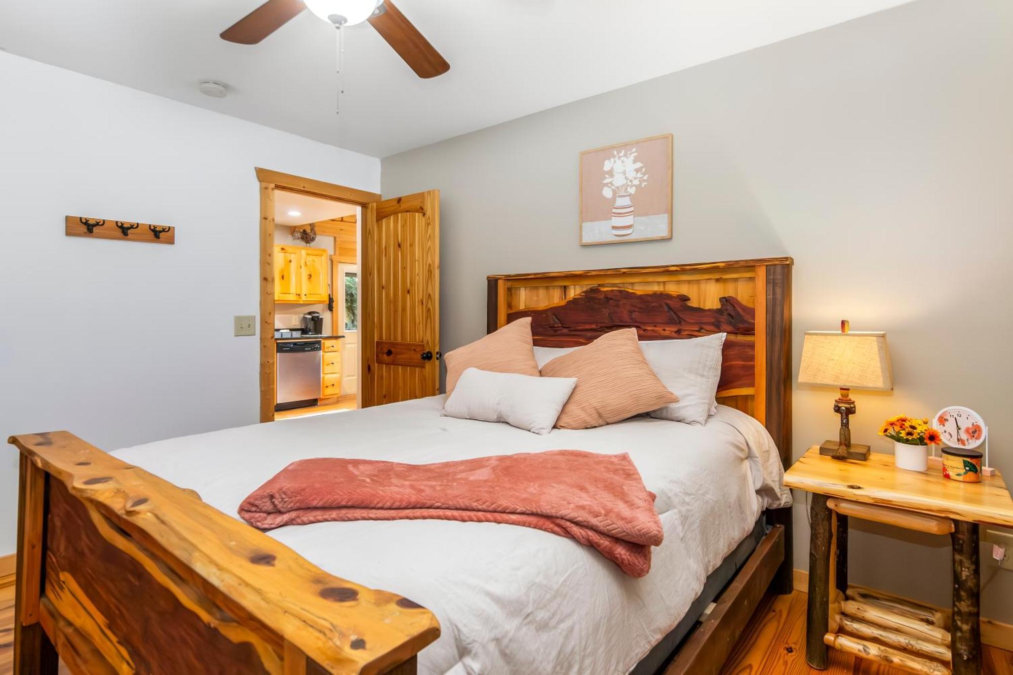Amazing Creek View Cabin W/ Hot Tub, Firepit & Pool Table エリジェイ エクステリア 写真